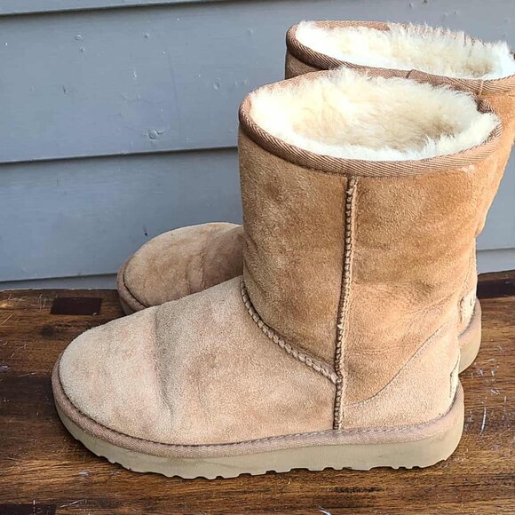 UGG Classic Chestnut Suede Shearling Boots size 5 - Picture 1 of 9